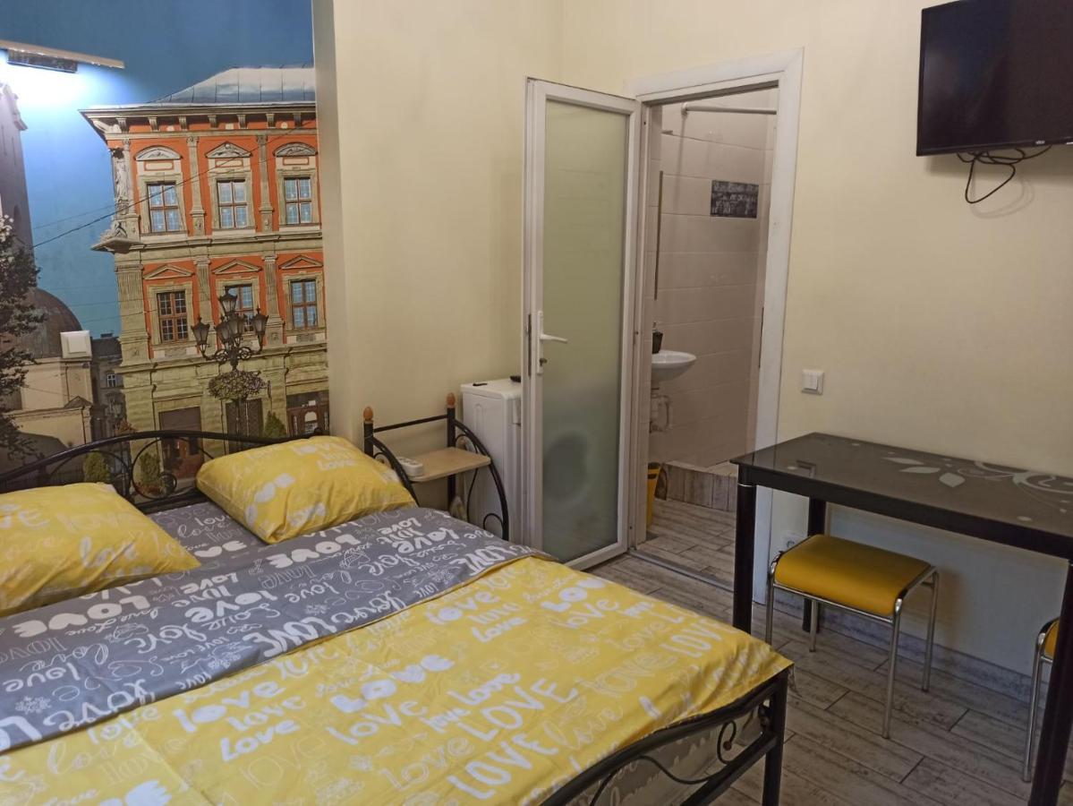 Smart Yellow Apartment-15 Хв Від Жд Вокзалу Lviv Exterior photo